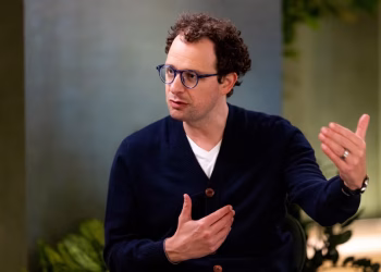 Anthropic CEO calls for ‘pacing the frontier’ of AI race amid safety concerns