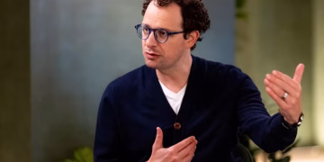 Anthropic CEO calls for ‘pacing the frontier’ of AI race amid safety concerns